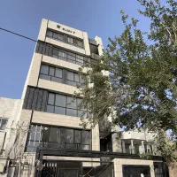 پنجره دوجداره بیگانه