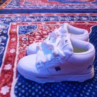 یک جفت کفش اسپرت سفیدنومارک امیری|کیف، کفش، کمربند|بردسیر, |دیوار