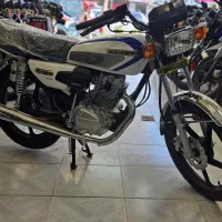 موتور پرواز سفید خشک