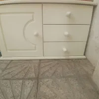 یک عدد تخت کودک با طوطی برزیلی معاوضه می کنم