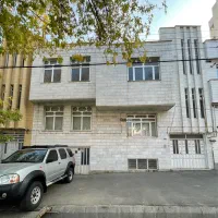 فروش‌خانه بر خیابان ایستگاه