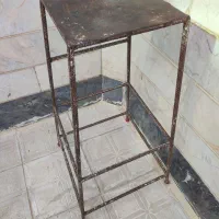 یک عدد چهار پایه فلزی سالم|صندلی و نیمکت|اردبیل, |دیوار