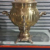 یک عدد سماور ۶ لیتری زغالی تمام برنجی سنگین وزن