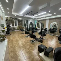 استخدام وردست آرایشگر + آموزش حرفه‌ای