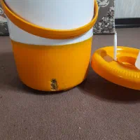 کلمن|ظروف نگهدارنده، پلاستیکی، یک‌بارمصرف|بابل, |دیوار