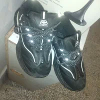 کتانی و پیراهن نیازمند واقعی