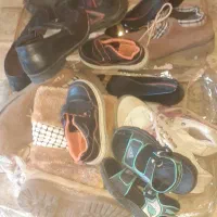 چندجفت کفش بزرگ وکوچک|کیف، کفش، کمربند|ماکو, |دیوار