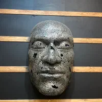 مجسمه دیواری فلزی