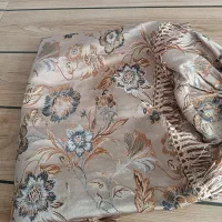 روی بالش|رختخواب، بالش، پتو|کرمانشاه, |دیوار