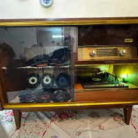 کنسول گرام فیلیپس و رادیو لامپی سانبرگ ۱۹۴۵ المان|کلکسیون اشیاء عتیقه|تهران, نیروی هوایی (پیروزی)|دیوار