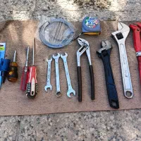 تعدادی ابزار یکجابفروش میرسد