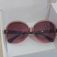 تعدادی عینک دودی