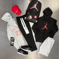 فروش انواع لباس و تجهیزات ورزشی