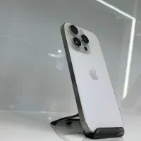 ۱۶پرو رنگ سفید بسیار زیبا