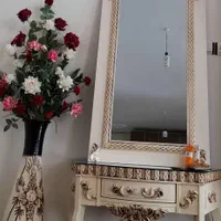آیینه کنسول به همراه گلدان
