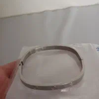 دستبند کارتیه سایز2 دخترونه رنگ ثابت