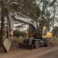 بیل لاستیکی تیتان