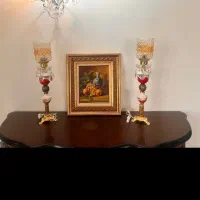 تابلو نقاشی و دو چراغ قدیمی