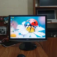 مانیتور ۱۹ اینچ برند LG با پایه فابریک