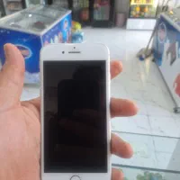 اپل iPhone 8 با حافظهٔ ۶۴ گیگابایت