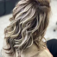 تخفیف ویژه یلدا لاین رنگ و کراتین و پروتئین و|خدمات آرایشگری و زیبایی|مرند, |دیوار