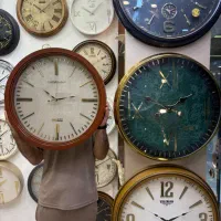 ساعت دیواری طرح خطی زمینه کنفی جدید موتور ضمانتی|ساعت دیواری و تزئینی|مشهد, کوشش|دیوار