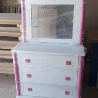 دراور لباس کودک و قاب آینه