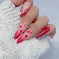 آرایشگر ماهر و ناخن کار حرفه ای و تتو و مژه کار