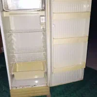 یخچال. آبگرمکن و سینک ظرفشویی