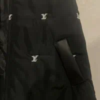 پافر لویی ویتون|لباس|شیراز, فرهنگ شهر|دیوار