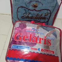 تشک دونفره درحد نو ودوعدد پتو گلبافت دونفره