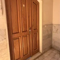 در چوبی اپارتمان