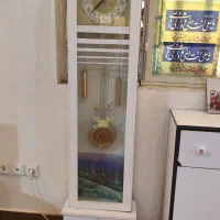 ساعت ایستاده تمیز