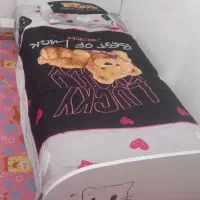 تخت وکمدنوجوان