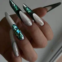 آموزش کاشت ناخن