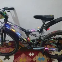 المپیا|دوچرخه، اسکیت، اسکوتر|باغستان, |دیوار