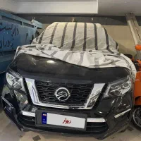 نیسان ترا مشکی و سفید