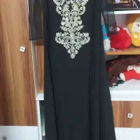 لباس مجلسی|لباس|قم, وادی السلام|دیوار