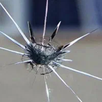 ترمیم تخصصی شکستگی شیشه خودرو یزد با اشعهUV