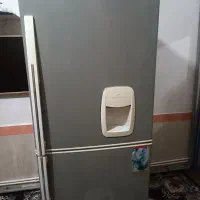 یک عدد یخجال فروشی