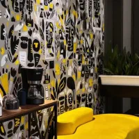 اجاره لاین و اتاق در سالن زیبایی واقع در خاقانی