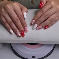 کاشت ناخن با ۳۰ درصد تخفیف