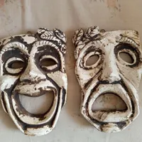 مجسمه طرح خنده و گریه