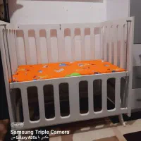 تخت خواب وگهواره