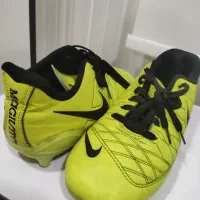 کفش فوتبال چمن .