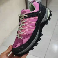 کفش کوهنوردی و زمستونی