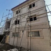به چند نیروی کار برای کار کاشی کاری