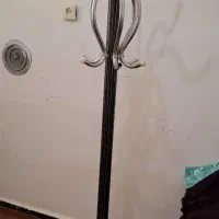 چوب لباسی ایستاده فلزی پایه سنگی