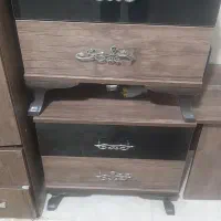 یک عددکمدلباس بادوتاکشو دوعددپاتختی  عددمیزارایشی|جاکفشی، کمد، دراور|تهران, عبدل‌آباد|دیوار
