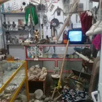 مغازه انتیک|کلکسیون اشیاء عتیقه|کبودرآهنگ, |دیوار